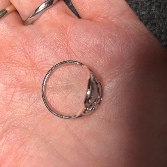 3/$25 Cutout Bird on Branch with Leaves Ring - Picture 4 of 5